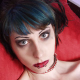 barely-evil/collared_girl_in_coffin_with_crucifix-120709/pthumbs/sp_coffin027.jpg