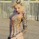 barely-evil/tattooed_blonde_naked_at_beach-120709/pthumbs/barelyevil14.jpg
