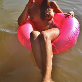 bikini-heat/1009-01-skinny_dipping_fun/pthumbs/11.jpg