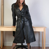 fetish-wives/33-cindy-office_long_leather_coat/pthumbs/001.jpg
