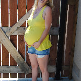pregnant-kristi/2067-kristi-yellow_top_tease-121412/pthumbs/02.jpg