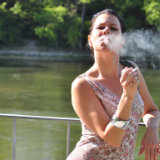 smoking-mina/16-mina-smoke_in_the_park-101212/pthumbs/13.jpg