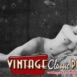 vintage-classic-porn/49867-20s_reclining_ladies-090612/pthumbs/4.jpg