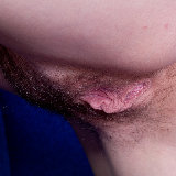 wearehairy/safo-lips-stretches_for_you-031012/pthumbs/Safo_RedShirts_190.jpg