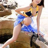 88-square/2386-chan_ching_ming-poses_on_beach-110514/pthumbs/004.jpg