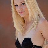babes/9741-charlotte_stokely-peel_and_reveal-121813/pthumbs/f533x800_1.jpg