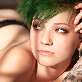 barely-evil/green_haired_pierced_punk_pixie_at_home-052312/pthumbs/barelyevil01.jpg