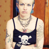 barely-evil/sexy_tattoo_punk_girl_strips_skull_gear-090811/pthumbs/barelyevil06.jpg