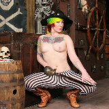 erotic-fandom/swashbuckling_tattooed_pirate_babe-090314/pthumbs/eroticfandom02.jpg