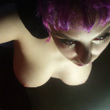 eroticbpm/purple_haired_chick_black_fishnet-120709/pthumbs/eroticbpm_09.jpg