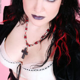 gothic-babes/tattooed_glam_goth_corset_heels-120709/pthumbs/gothicsluts03.jpg