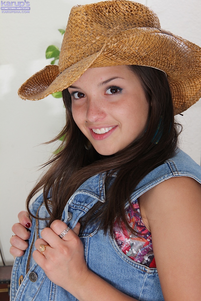 Veronica Berry Cowgirl from Karups HA.