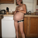 pregnant-kristi/15-tube_top_black_panties-100110/pthumbs/08.jpg