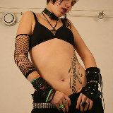 real-emo-exposed/horny_goth_in_tights-080111/pthumbs/7.jpg