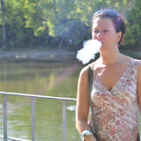 smoking-mina/47-mina-smoking_at_the_riverside-120712/pthumbs/02.jpg