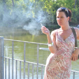 smoking-mina/47-mina-smoking_at_the_riverside-120712/pthumbs/09.jpg
