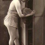 vintage-classic-porn/38604-30s_girls_in_underwear/pthumbs/4.jpg