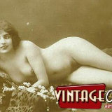 vintage-classic-porn/49867-20s_reclining_ladies-090612/pthumbs/1.jpg