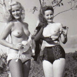 vintage-classic-porn/51200-50s_girls_in_lingerie-110112/pthumbs/1.jpg